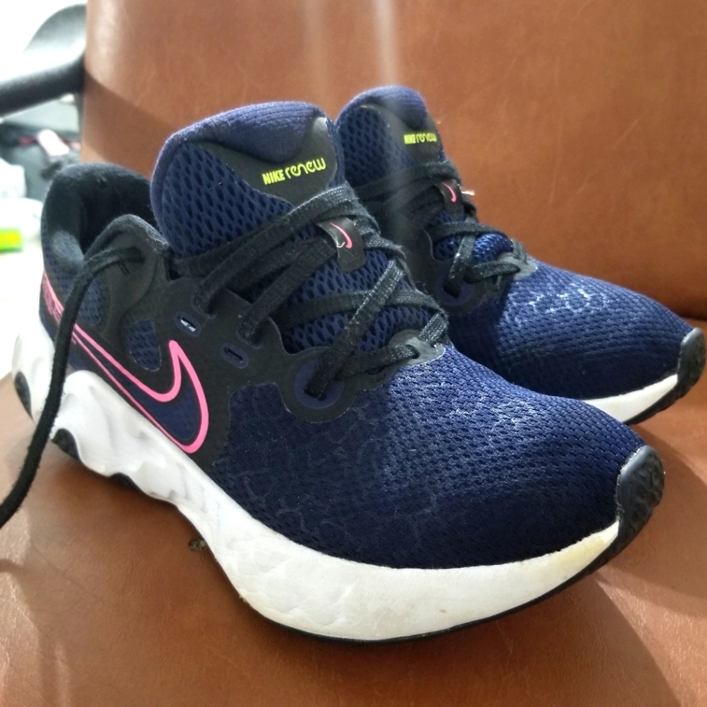 NIKE renew